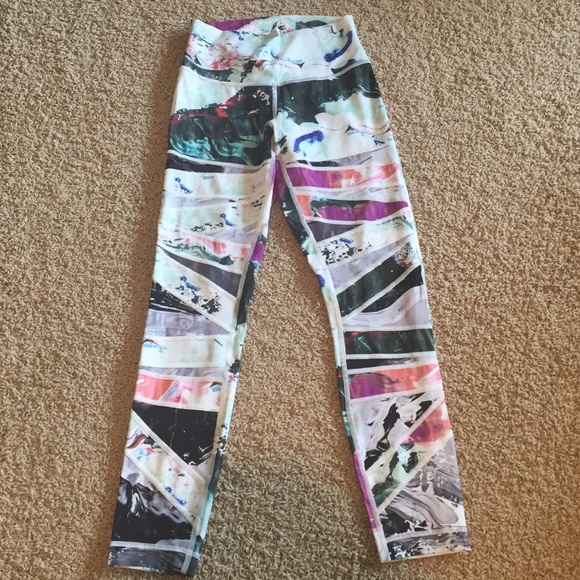 Like new lululemon leggings - Picture 1 of 4